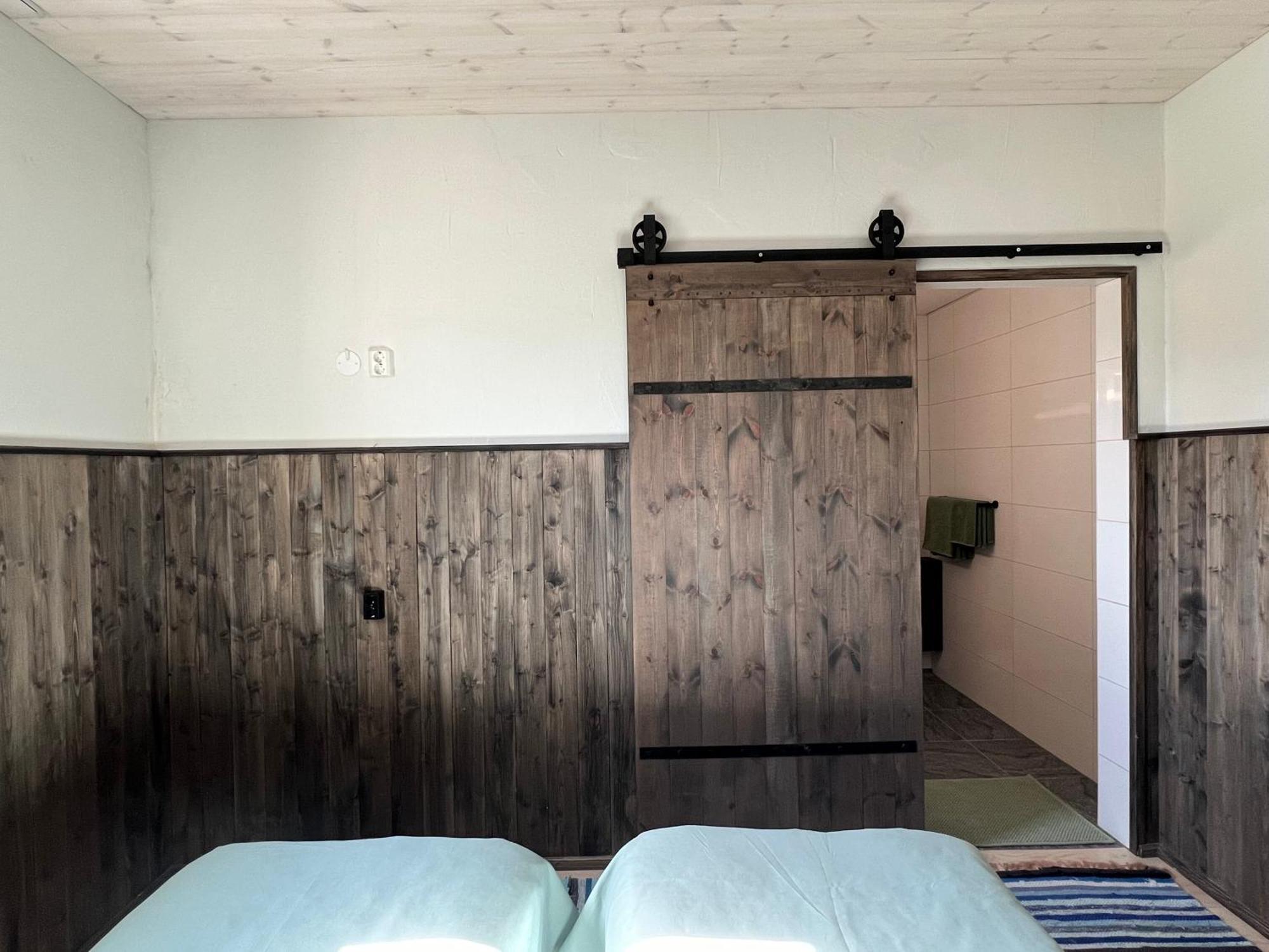 Kihnu Sadama Oeoemaja Guesthouse Lemsi Eksteriør bilde