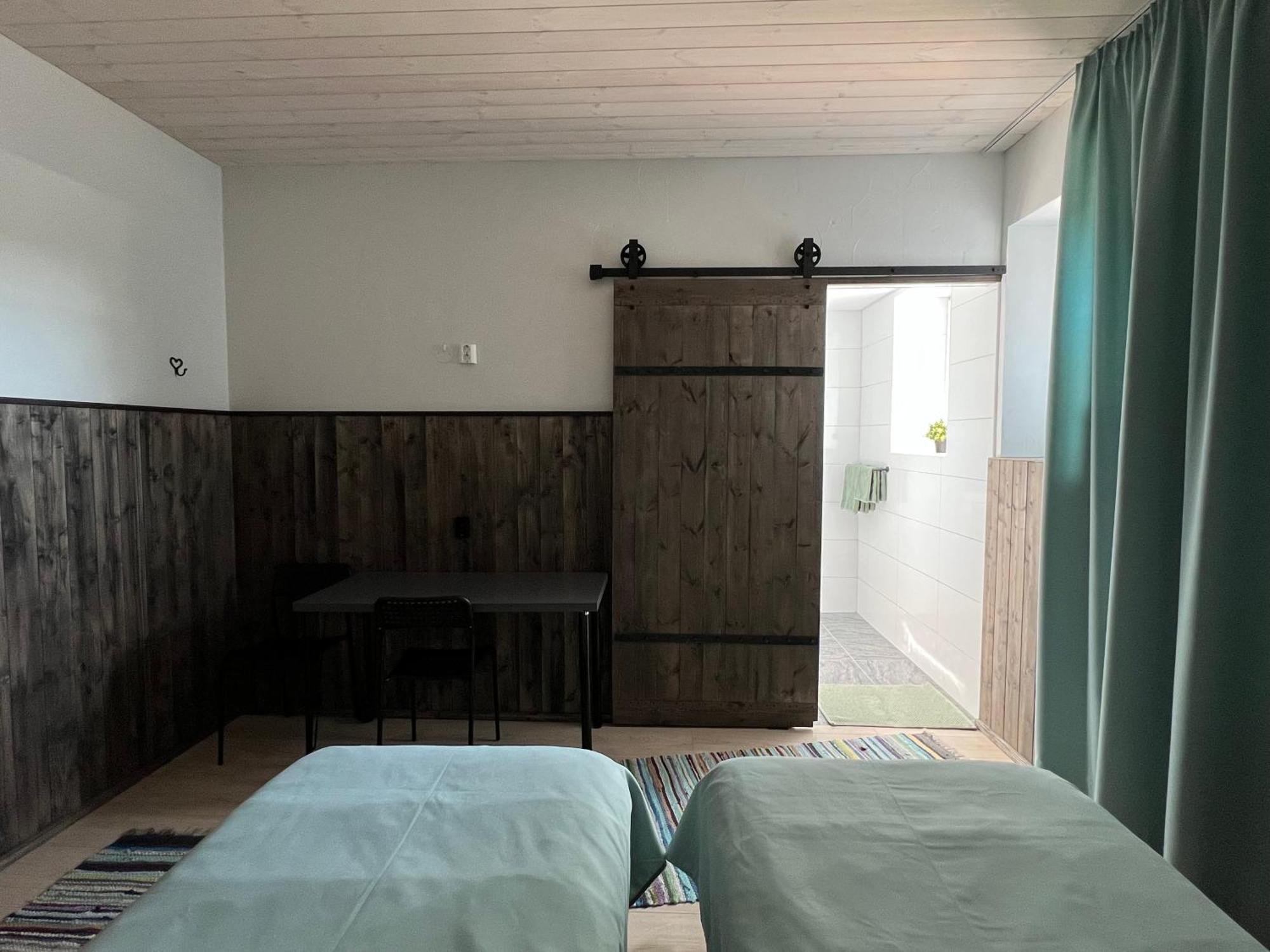 Kihnu Sadama Oeoemaja Guesthouse Lemsi Eksteriør bilde
